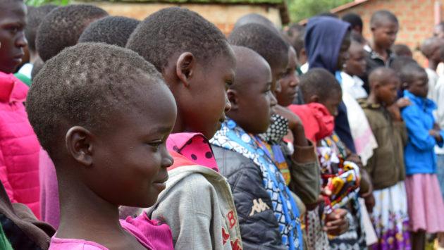 Lapsia silpomisen vastaisella turvaleirillä Keniassa